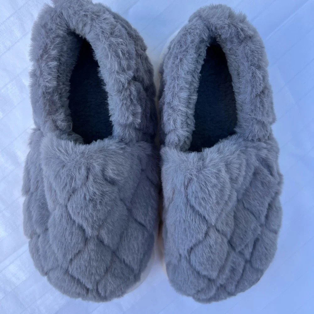 Children’s grey slippers size 2 plushy comfortable